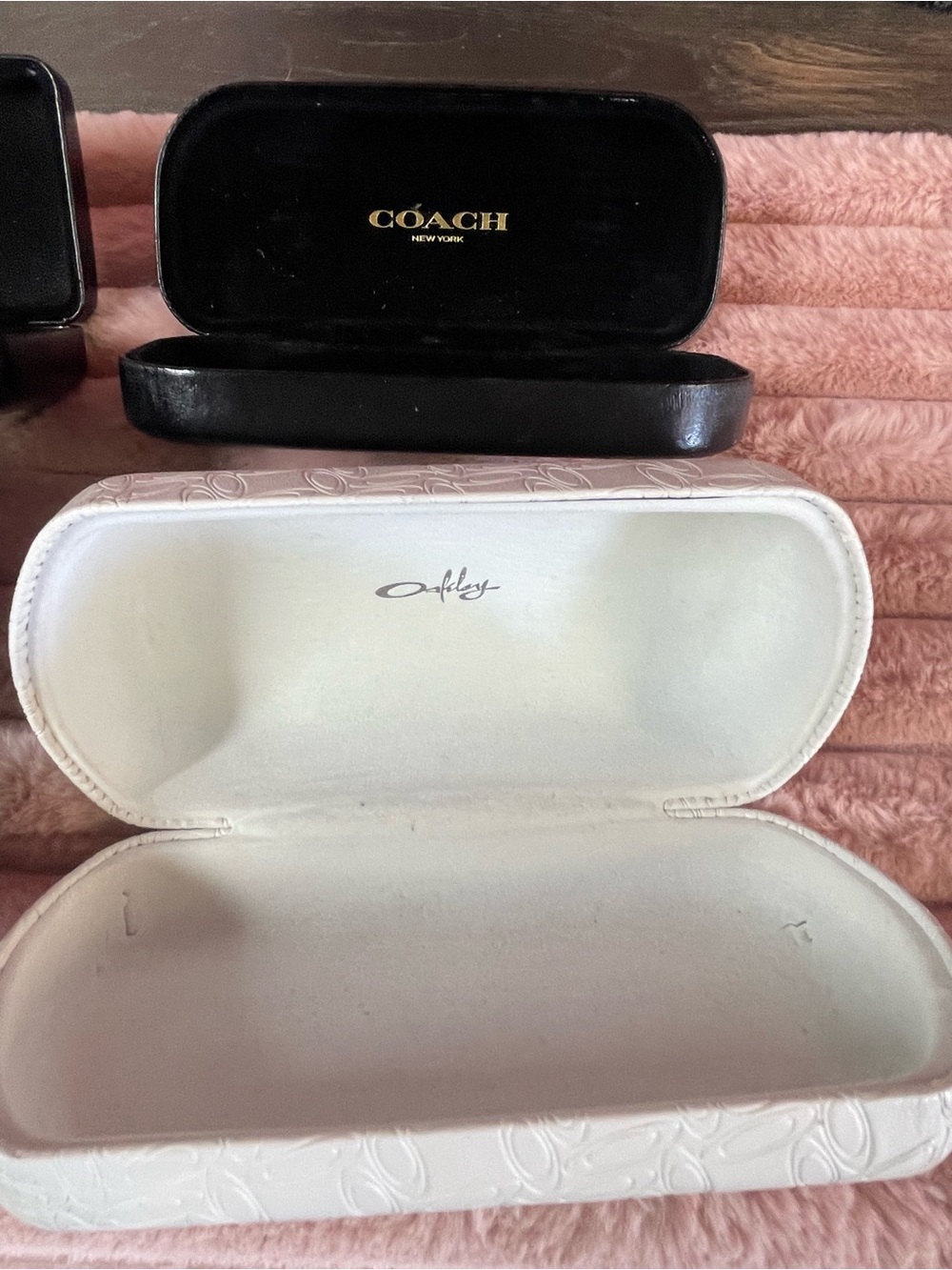 Sunglasses Holder Bundle - Picture 9 of 10